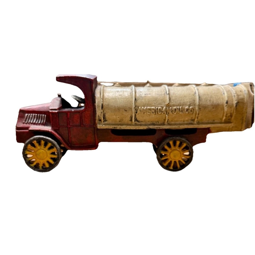 Vintage Cast Iron American Oil Tanker‎ Mack Truck Reproduction? Dent